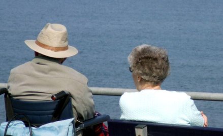 Emerytura później popłaca