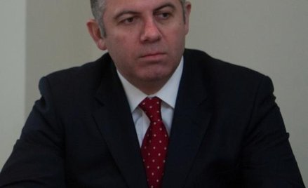 Alek­sander Toł­sto­uchow, za­ło­ży­ciel spół­ki i głów­ny ak­cjo­na­riusz, sku­pi się na stra­te­gi