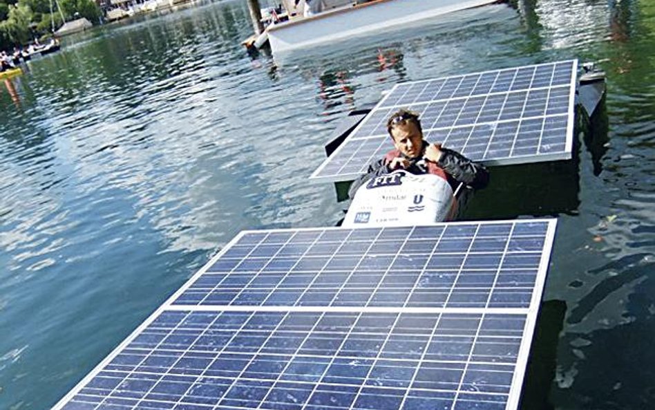 Łódź Fiten Solar Team, grupy gdyńskich inżynierów, przy dobrej pogodzie może rozwinąć prędkość 20 km