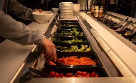 Przeciętnie na mieszkańca w UE w 2023 roku przypadało 130 kilogramów zmarnowanej żywności.