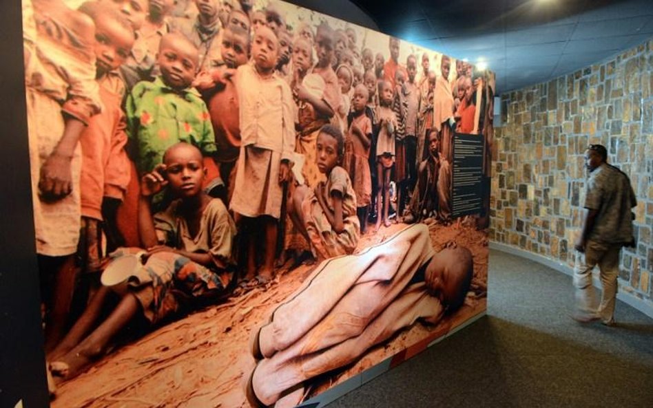 Wystawa poświęcona ofiarom ludobójstwa sprzed 20 lat, Genocide Memorial Centre w Kigali