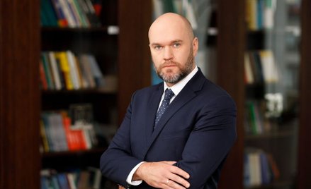 Senger pokieruje PAIH