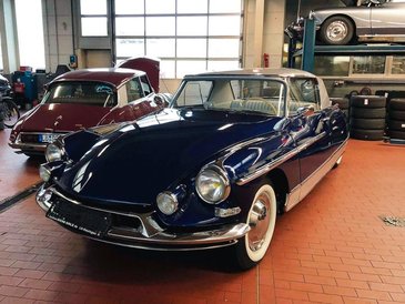 Ten egzemplarz czeka w Szczecinie. Ma za sobą generalny remont i kosztuje słono, bo niemal 1000 000 