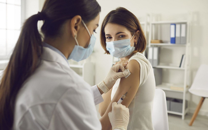 Niepożądane skutki szczepień: rząd da tylko 3 tys. zł za wstrząs po szczepieniu