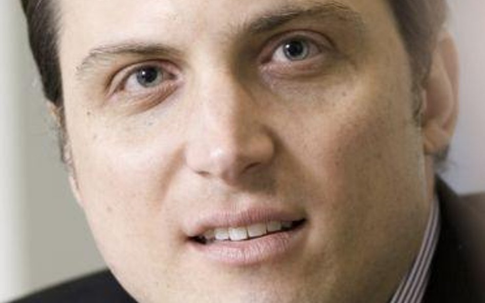 Kenneth Orchard, analityk agencji Moody's