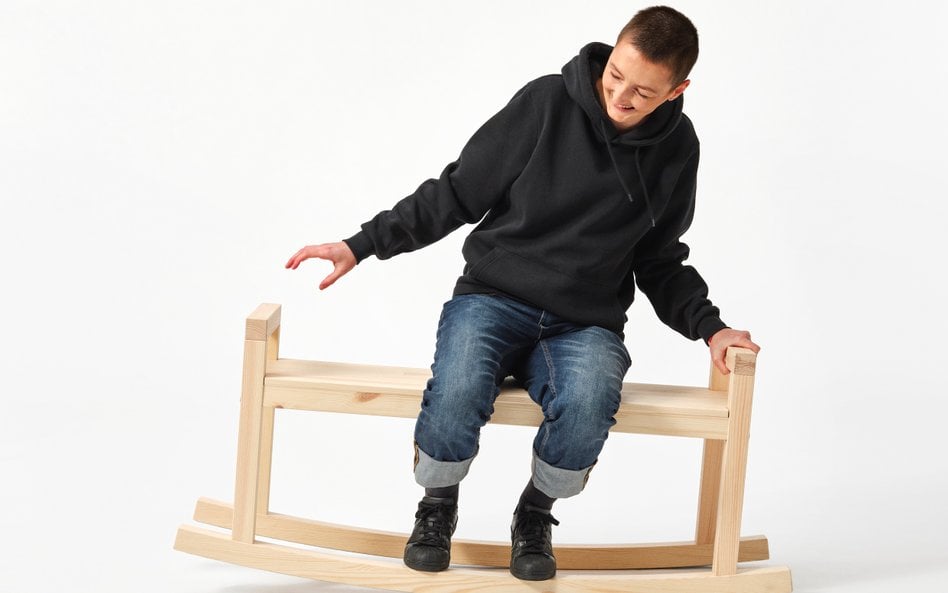 Polska projektantka Marta Krupińska, autorka ławki na biegunach.