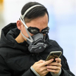 Polacy szykują się na epidemię wirusa. Czas kupić maskę?