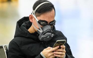 Polacy szykują się na epidemię wirusa. Czas kupić maskę?