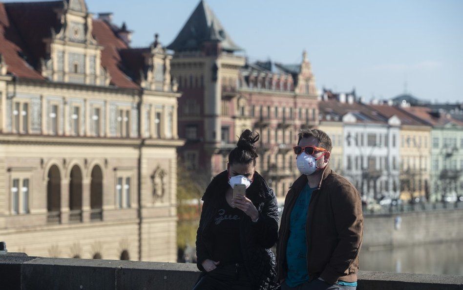 Każdy Czech dostanie maseczkę