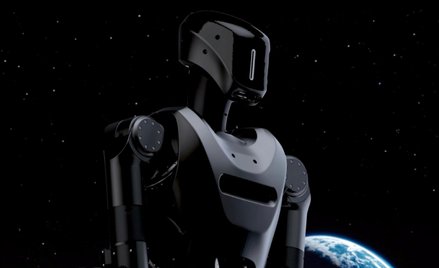 Robot Phantom MK-1 ma około 175 cm wzrostu i waży mniej więcej 80–82 kg