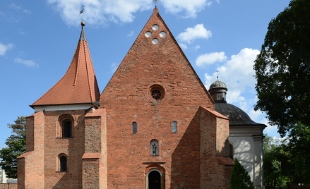 Fasada kościóła św. Jana Jerozolimskiego za murami w Poznaniu
