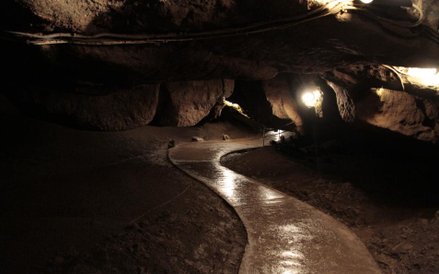 Jaskinie w Han-sur-Lesse w Belgii