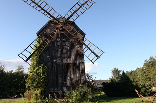 Pensjonat Zaborek w starym wiatraku koło Janowa Podlaskiego. Jest na terenie objętym stanem wyjątkow