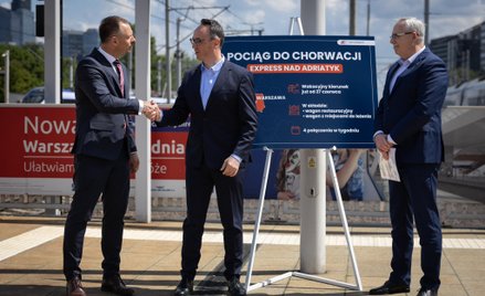 Uruchomienie nowych połączeń ogłosili wspólnie wiceminister sportu i turystyki Piotr Borys (z lewej)