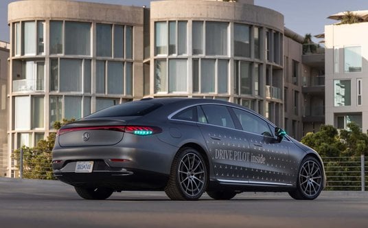 Mercedes EQS