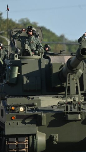 Próba defilady na warszawskiej Wisłostradzie w ramach przygotowań do Święta Wojska Polskiego