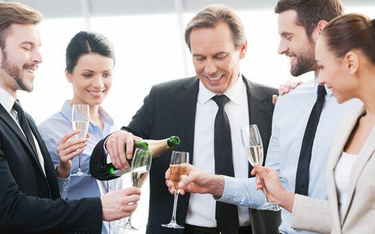 Spotkanie sylwestrowe poszczególnych działów z alkoholem również wymaga zgody pracodawcy.