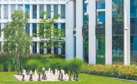 W stołecznym biurowcu Business Garden spółki Vastint są strefy relaksu. Można tam np. grać w szachy