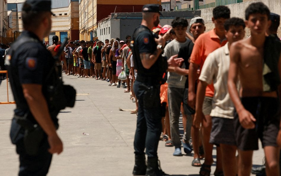 Migranci na terytorium Hiszpanii w Ceucie