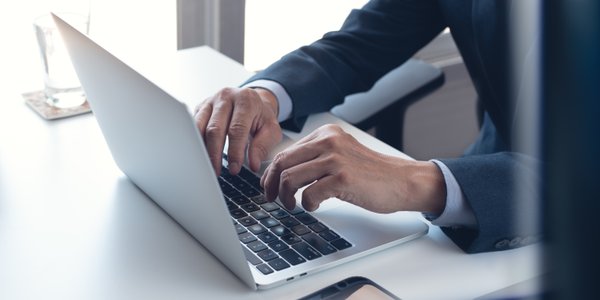 Hasła na służbowym laptopie. Pracodawca łamie RODO, zaglądając na media społecznościowe pracownika