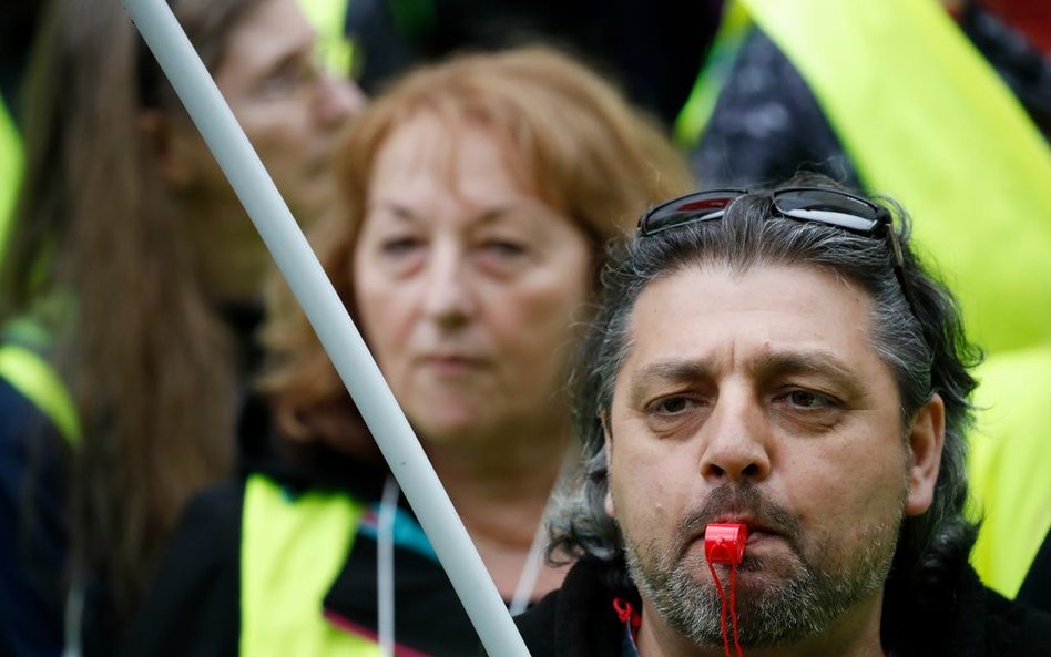 Niemieccy związkowcy i pracownicy Amazon "witają" Jeffa Bezosa w Niemczech