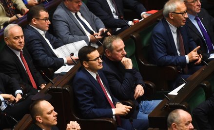 Premier Mateusz Morawiecki na sali obrad w Sejmu w Warszawie