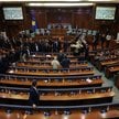 W reakcji na śmierć Zekaj, parlament Kosowa zebrał się 27 października na nadzwyczajnym posiedzeniu