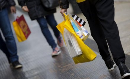 Dziwne zakupy na kredyt młodych Polaków