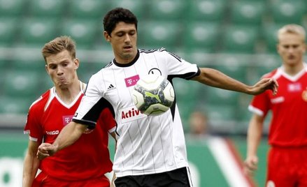 Helio Pinto (w środku)