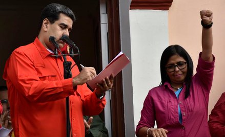 Rosja broni Maduro. "Nie można usuwać wybranego prezydenta"