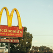 McDonald’s wydaje miliony na zablokowanie podwyżek dla swoich pracowników