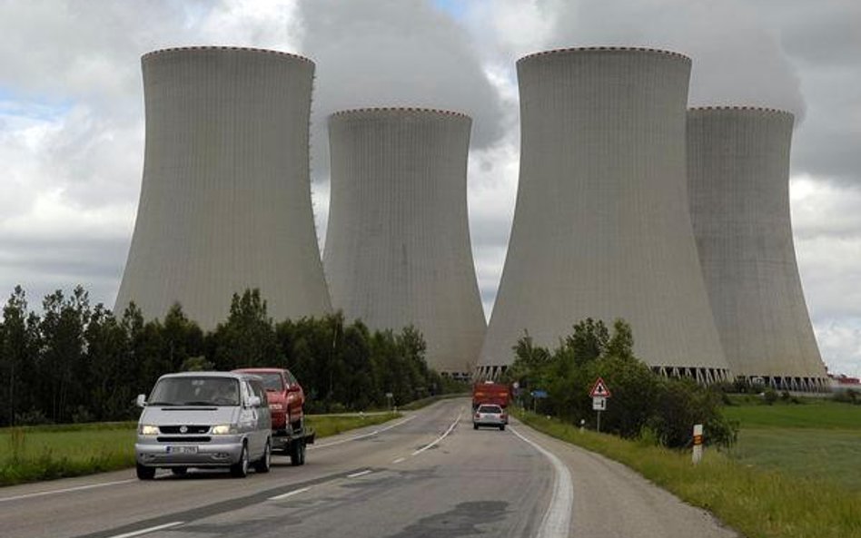 Wierze chłodnicze elektrowni CEZ-u w czeskim Temelinie