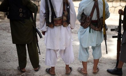 Afganistan: IS ścięło 10 talibów