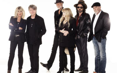 Christine McVie, Neil Finn, Mick Fleetwood, Stevie Nicks, Mike Campbell i John McVie. 28 listopada z