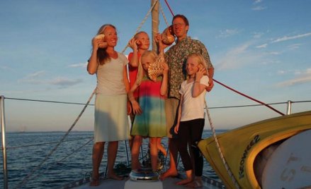 10 lat na morzu. Rodzina przepłynęła 58 000 mil