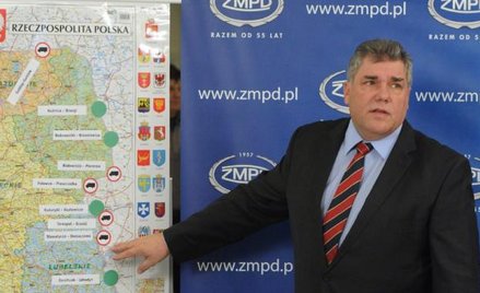 Rządzącym wystawiamy dwóję