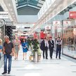 Pasaż handlowy w rozbudowanym centrum wyprzedażowym Factory Ursus