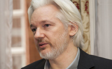 Po odbyciu kary Julian Assange zostanie w więzieniu