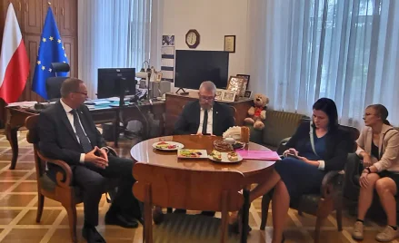 Kaja Godek i Grzegorz Braun pod koniec sierpnia 2023 r. chcieli wziąć udział w posiedzeniu zespołu d