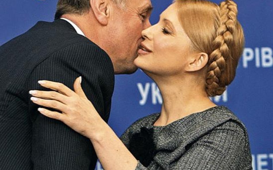 Premier Czech Mirek Topolanek (na zdj. z premier Julią Tymoszenko) uważa, że Ukraina spełniła warunk