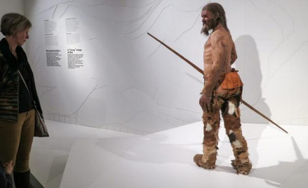Ötzi zginął od strzały z łuku po opuszczeniu rodzinnej wioski, nie spodziewał się tego.