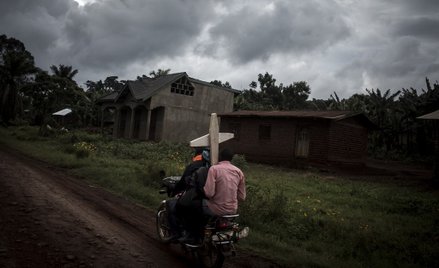 Powrót Eboli. Władze miały ogłosić pokonanie choroby