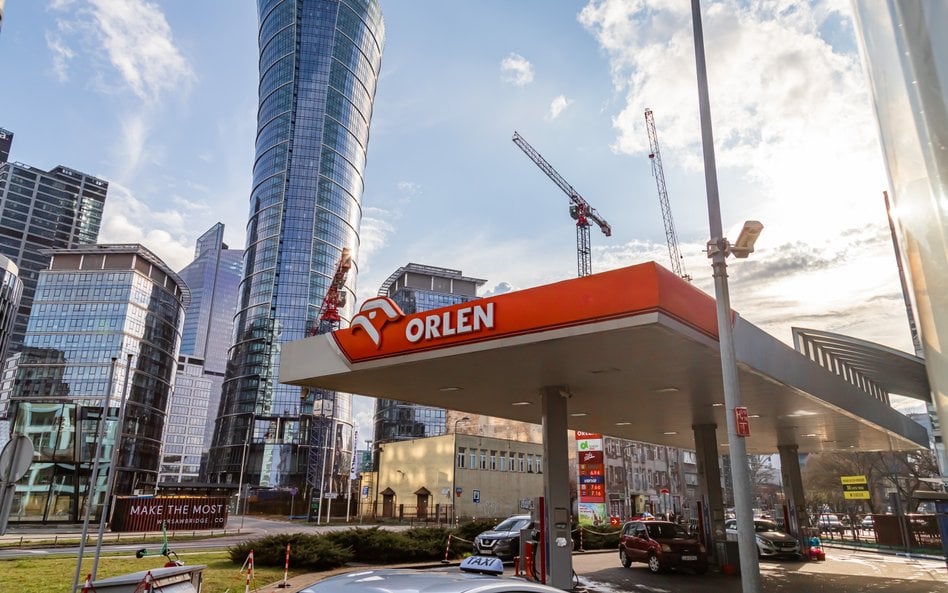 Program CPN zostaje. Rząd nie planuje wycofania dopłat do paliw