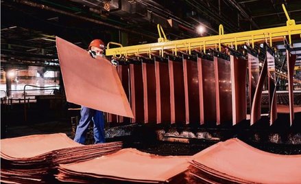 Niespotykany w ostatnich latach wzrost cen stali podbija wyniki firm hutniczych, ale jest poważnym p