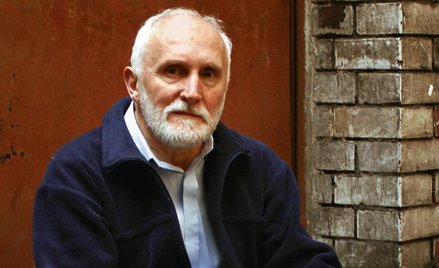 Triumfalny powrót stalinowskiego przymiotnika