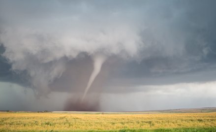 Tornada w USA. Zawalona stacja benzynowa. Uwięzionych nawet 150 osób