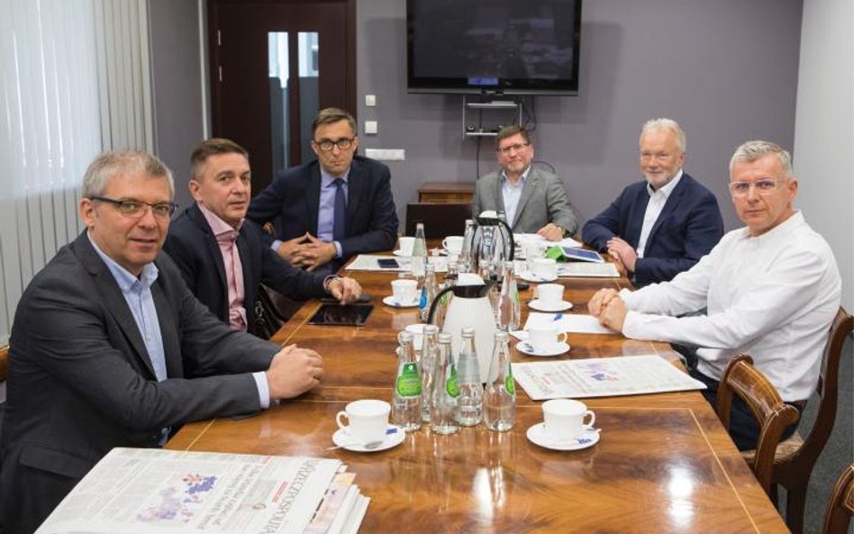 Od lewej: Paweł Niewiadomski, prezes PIT; Piotr Henicz, wiceprezes Itaki; Grzegorz Baszczyński, prez
