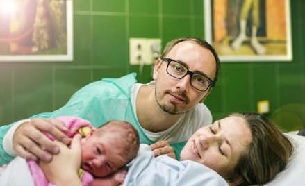 Porody rodzinne: lekarze położnicy nadal chcą obostrzeń sanitarnych