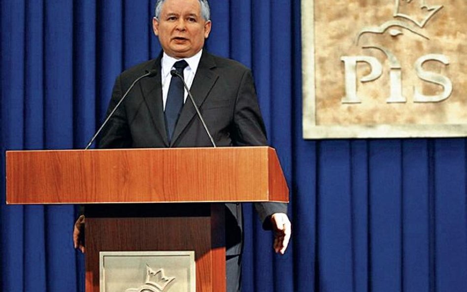 Prezes PiS Jarosław Kaczyński zerwał z polityką miłości i powrócił do zwyczaju organizowania częstyc