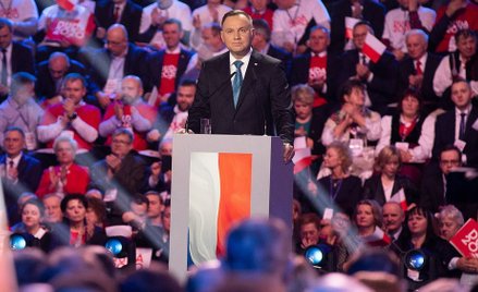 Andrzej Duda, zostając sam na placu boju, wyjdzie na uzurpatora i osobę nieprzyzwoitą